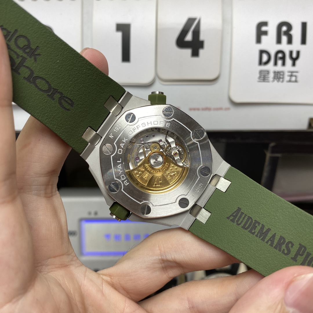 Audemars Piguet Royal Oak Offshore Series 15710ST.OO.A052CA.01, Green Dial, 42mm Size.