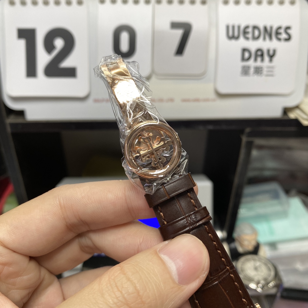 Patek Philippe Complicated Chronograph Series 5396R-011, Rose Gold Case White Dial, 38.5mm Size.