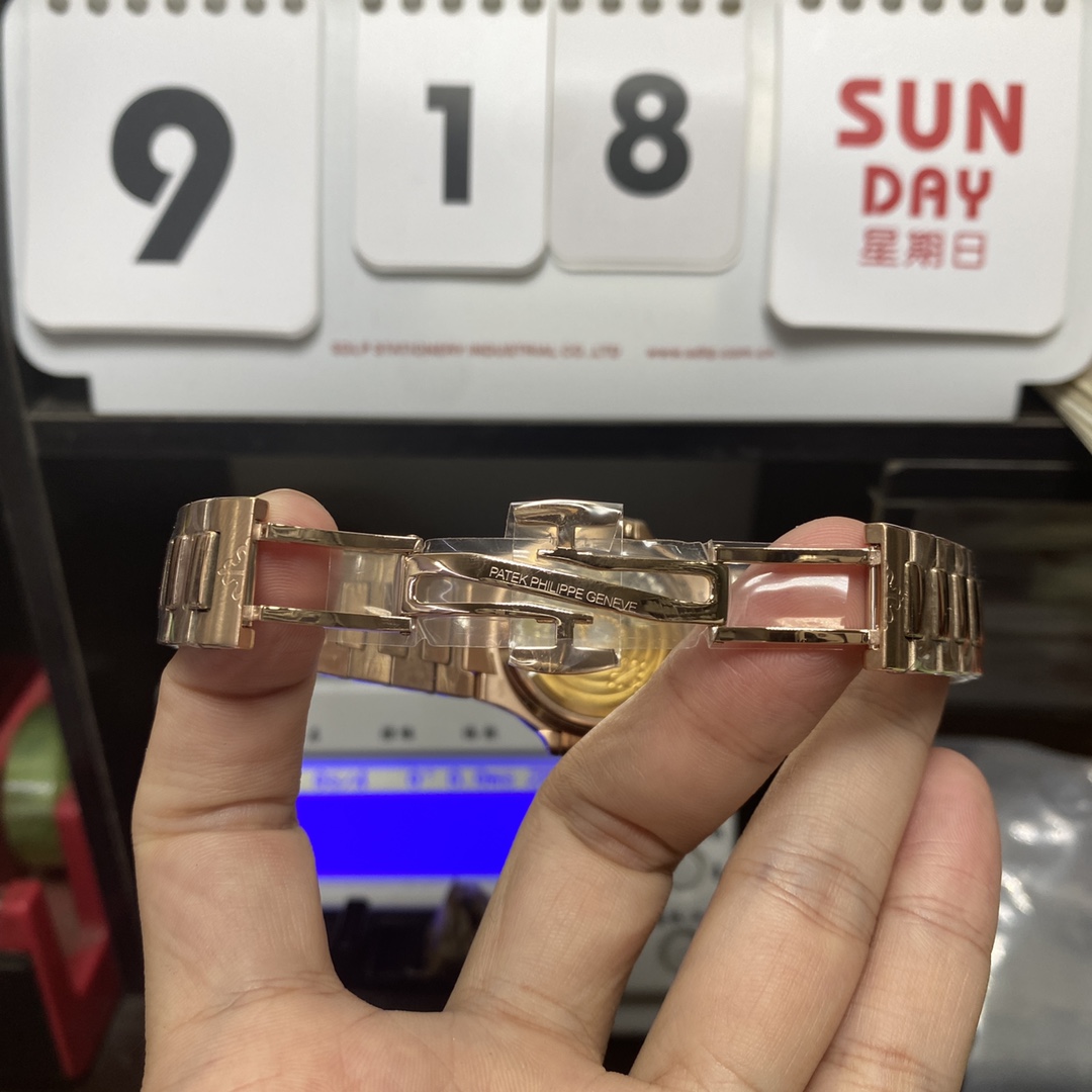 Patek Philippe Nautilus series 71181200R-010, All Rose Gold Case with Diamond Bezel, 35.2mm Size WOMEN