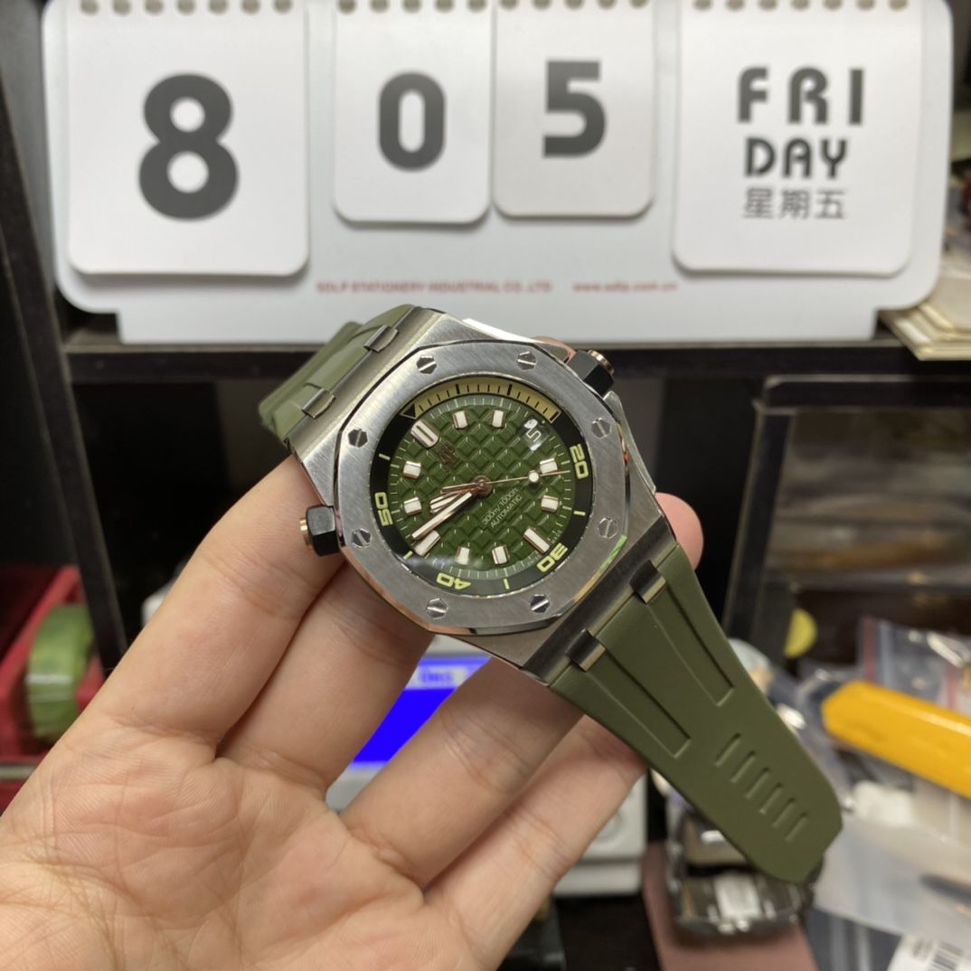 Audemars Piguet Royal Oak Offshore Series 15720ST.OO.A052CA.01, Green Dial, 42mm Size.
