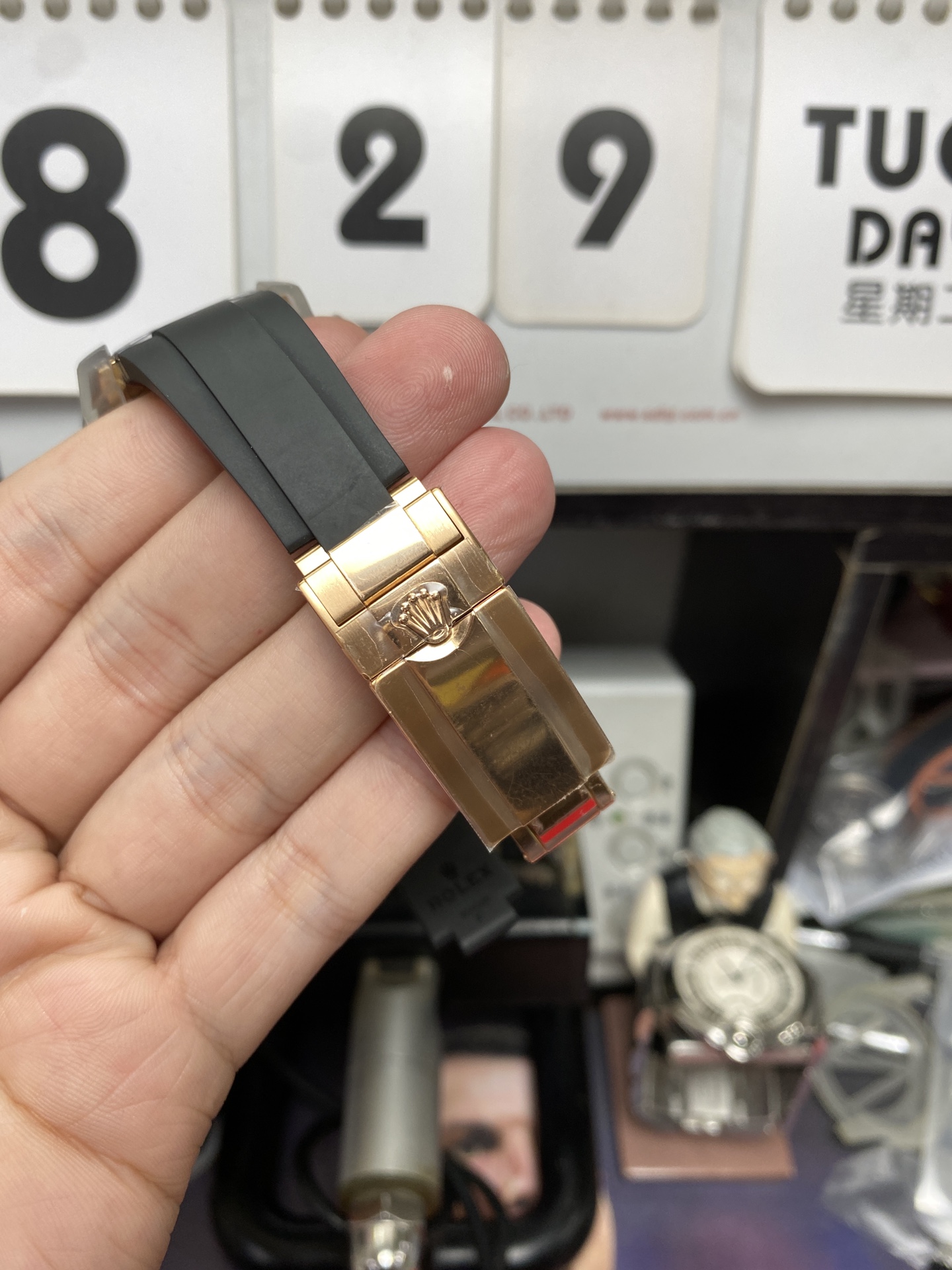 Rolex Cosmograph Daytona Series m126515ln-0006, Rose Gold Case Pink Dial Ceramic Bezel, 40mm Size.