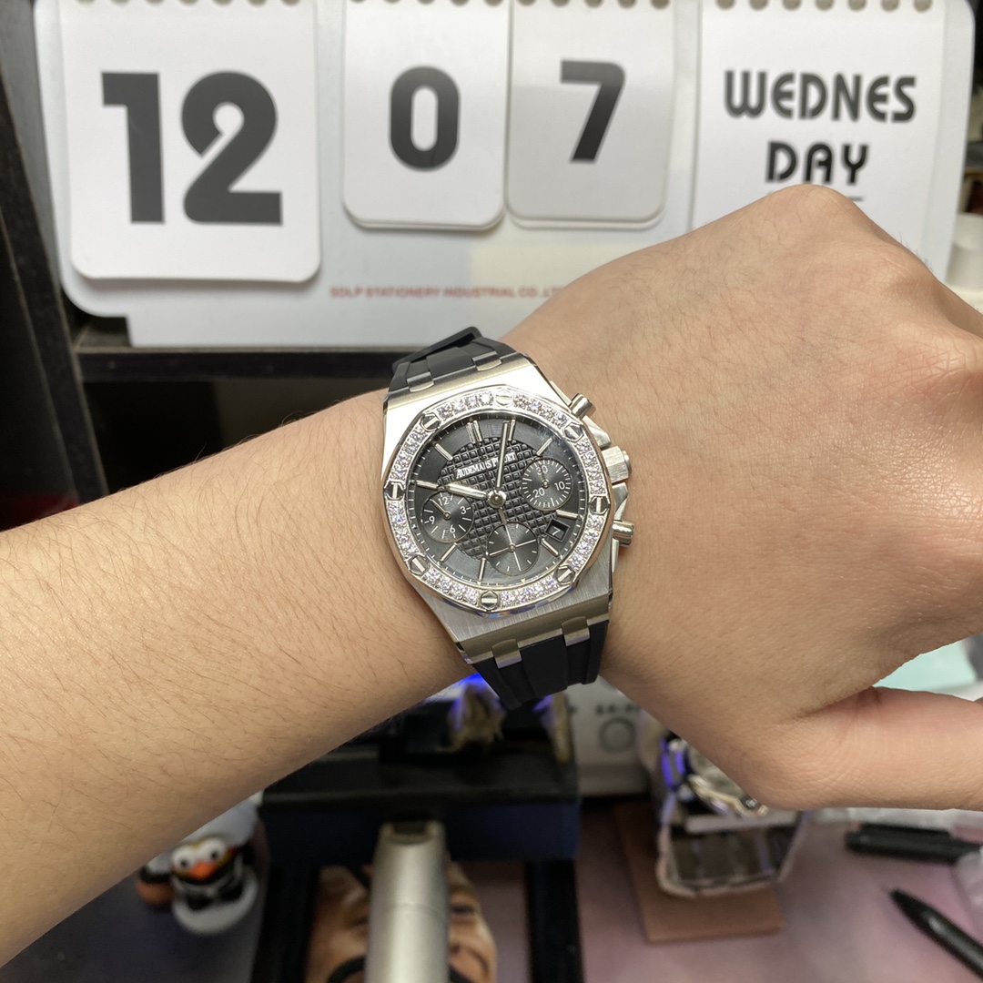 Audemars Piguet Royal Oak Offshore Series 26231ST.ZZ.D002CA.01, Women's Chronograph Black Dial with Diamond Bezel, 37mm size.