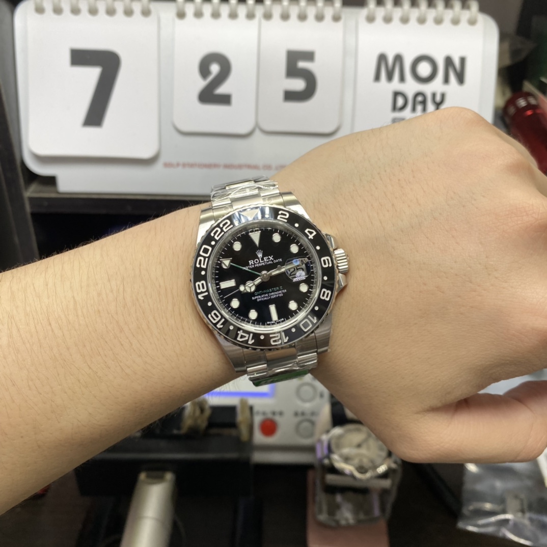 Rolex GMT-Master II series 116710LN-0001, All-Black Bezel Black Dial Green Hands, 40mm Size.