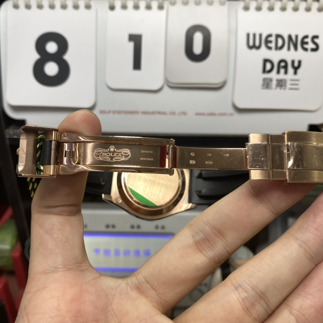 Rolex Cosmograph Daytona Series M116515ln-0015, Rose Gold Case Coffee Dial with Numerals Ceramic Bezel, 40 mm size.