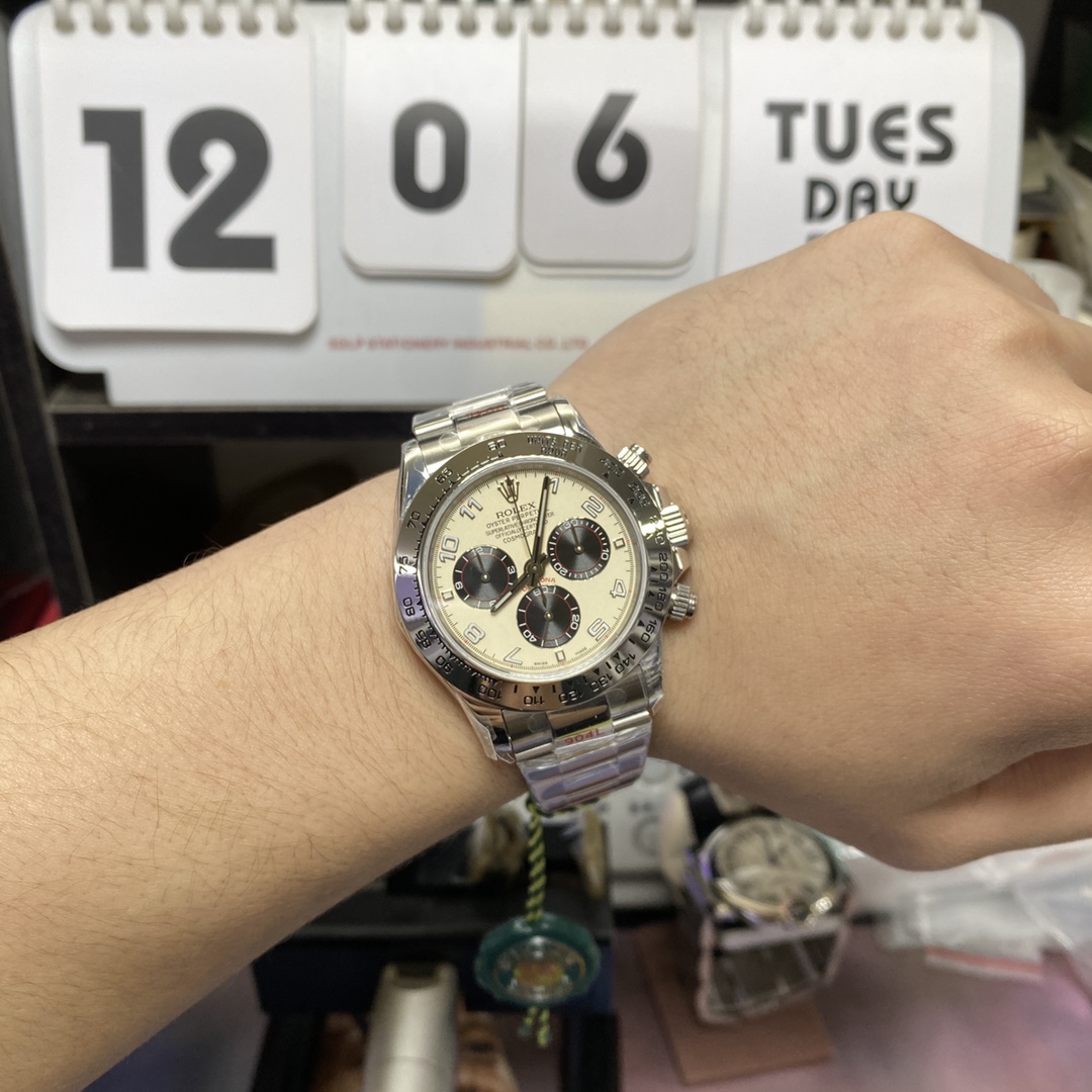 Rolex Cosmograph Daytona Series 116519-L(FC), Platinum Panda Dial, 40mm size.