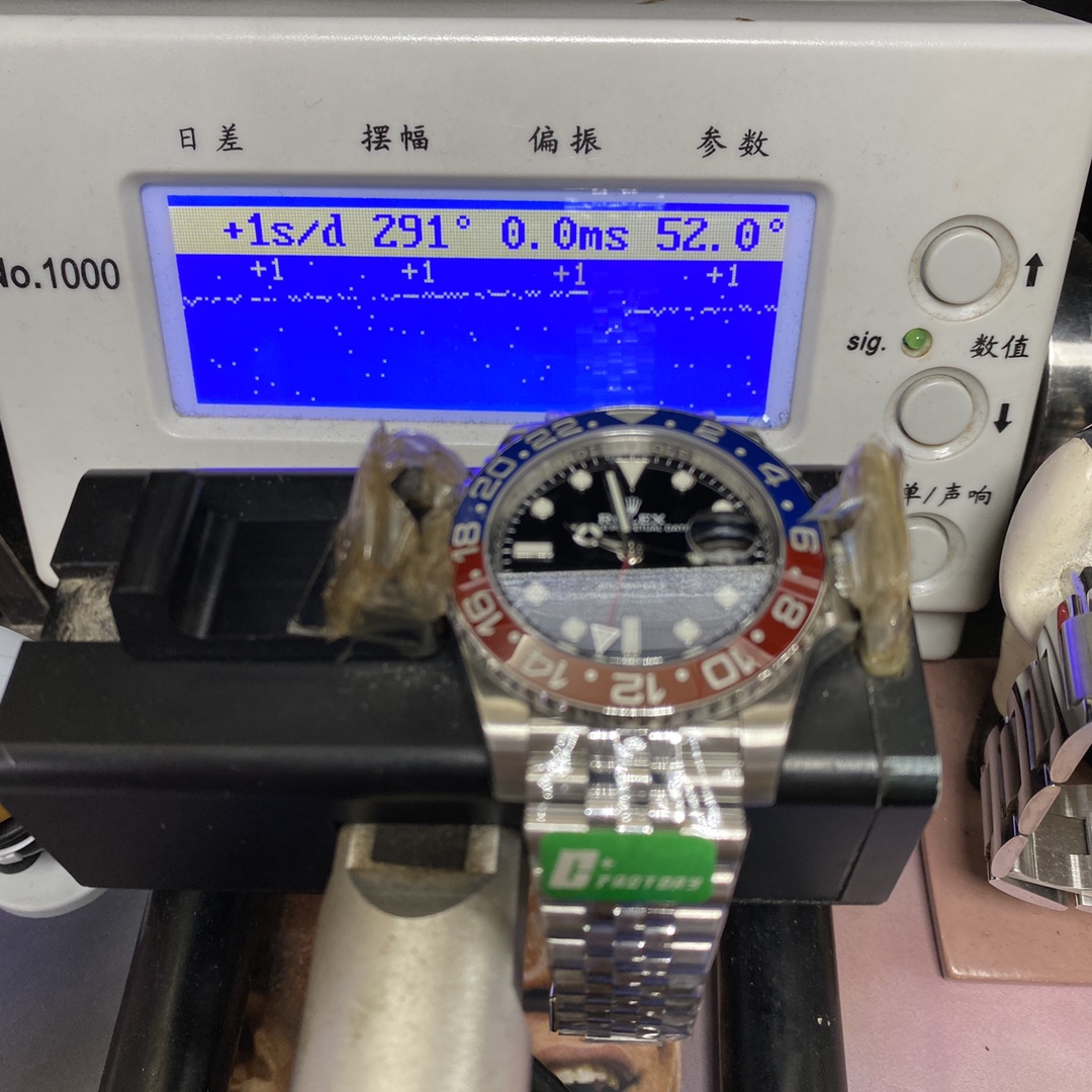 Rolex GMT-Master II series m126710blro-0001, Pepsi bezel features a five-link Jubilee bracelet a red and blue ceramic bezel a black dial and a red GMT hand, 40mm size.