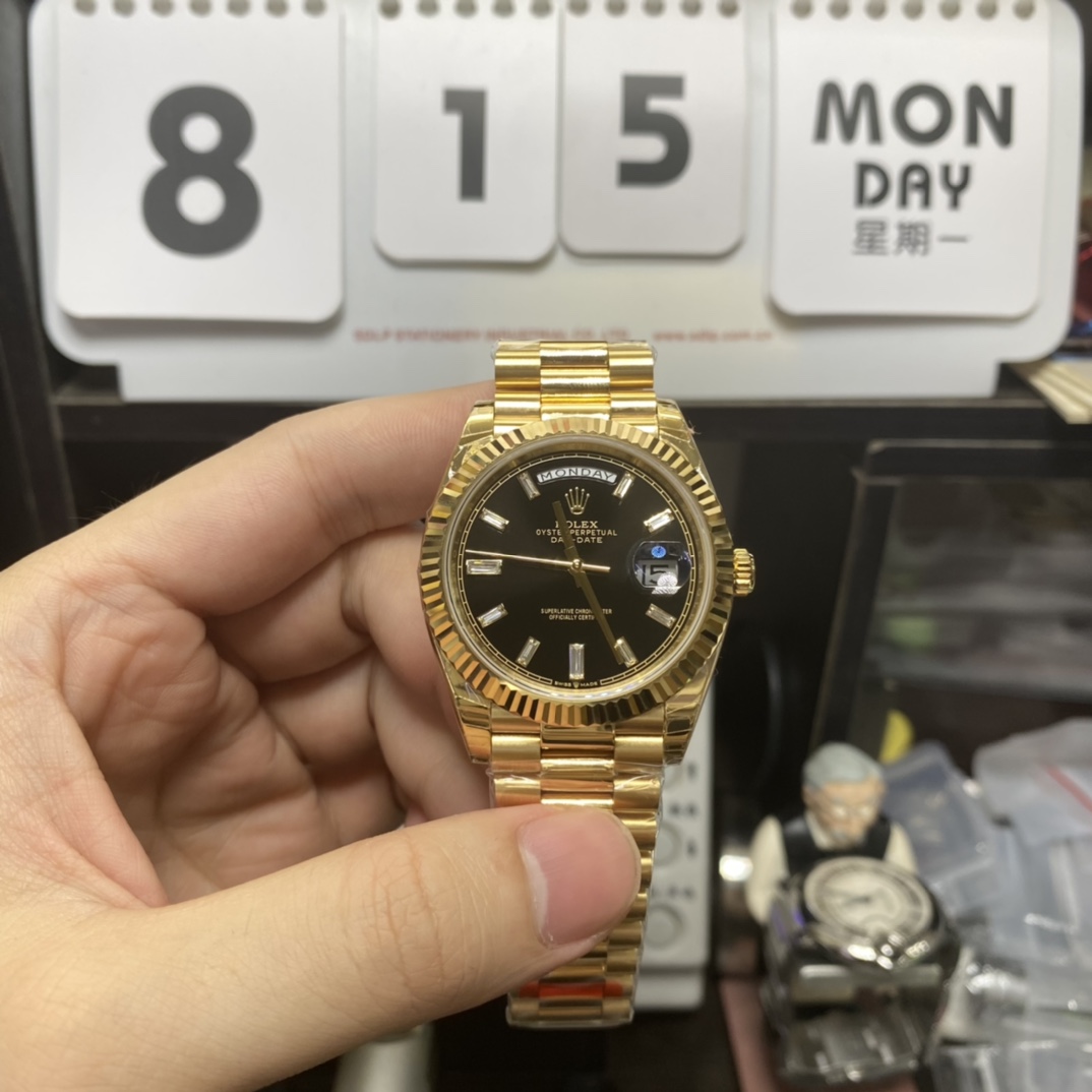 Rolex Day-Date Series m228238-0067, Ice Sugar Diamond Black Dial All-Gold Design, 40mm Size.