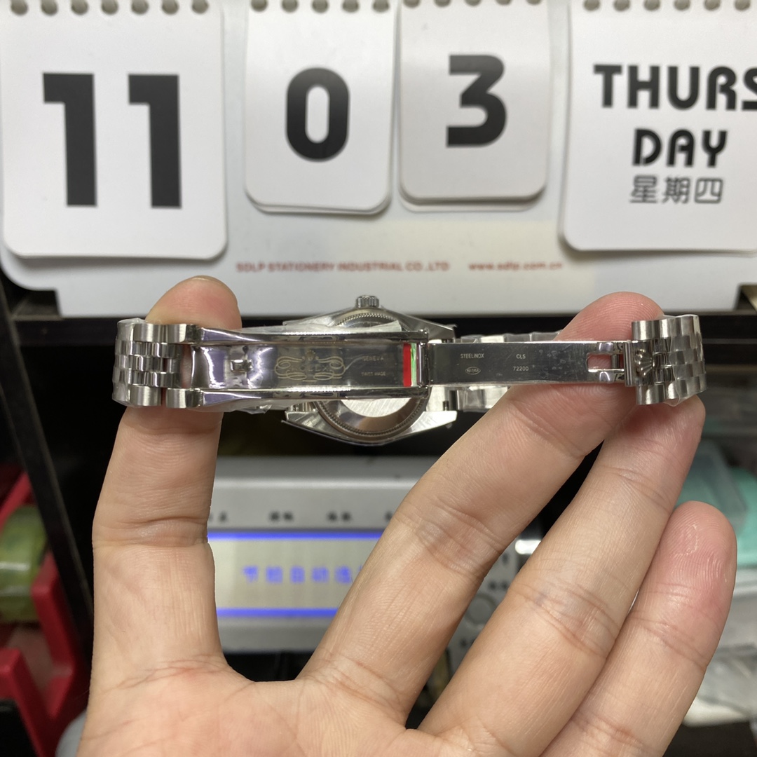 Rolex Datejust Series m278384rbr-0032, Grey Dial with Diamond Bezel and Roman Numerals, 31mm size, Jubilee stainless steel bracelet.