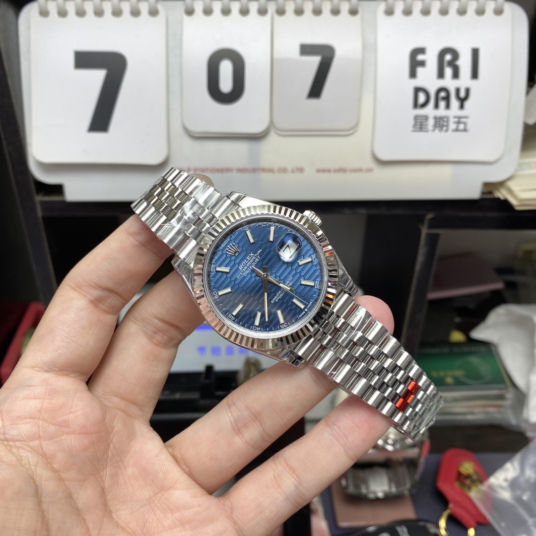 Rolex Datejust series m126334-0032, Blue Checkerboard Dial, 41mm size, Jubilee stainless steel bracelet.