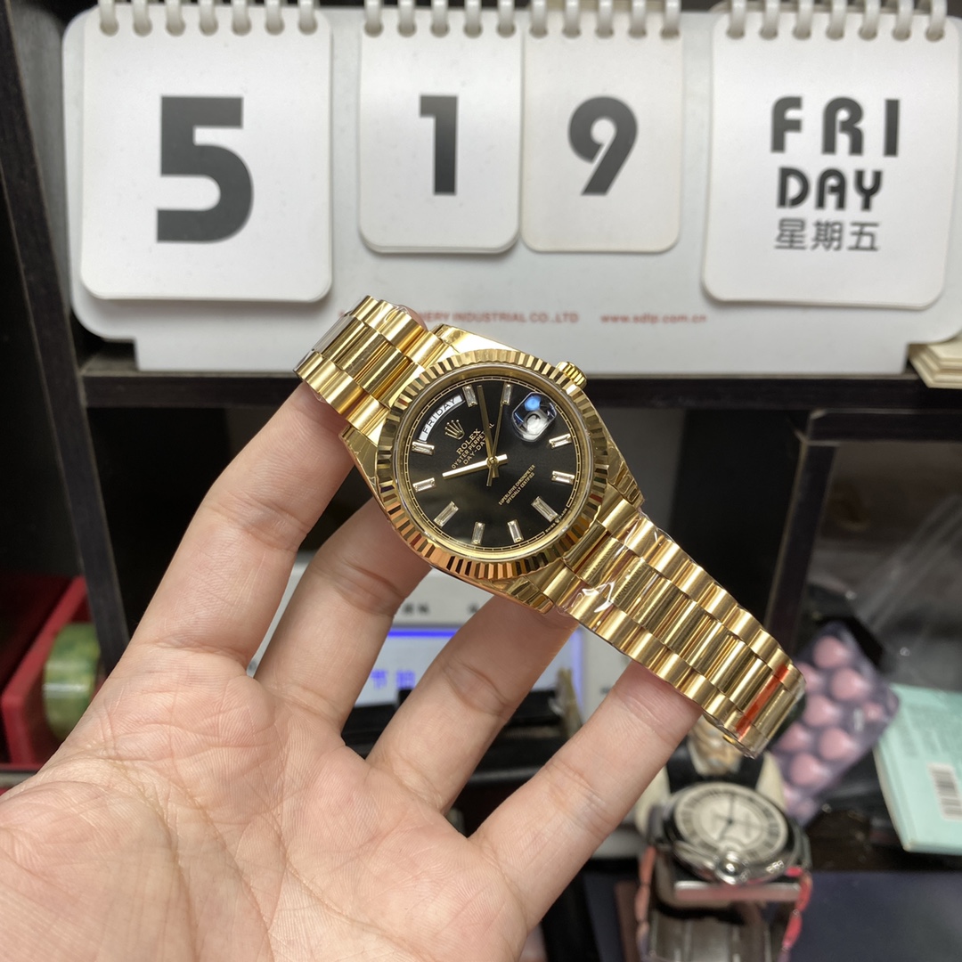 Rolex Day-Date Series m228238-0067, Ice Sugar Diamond Black Dial All-Gold Design, 40mm Size.