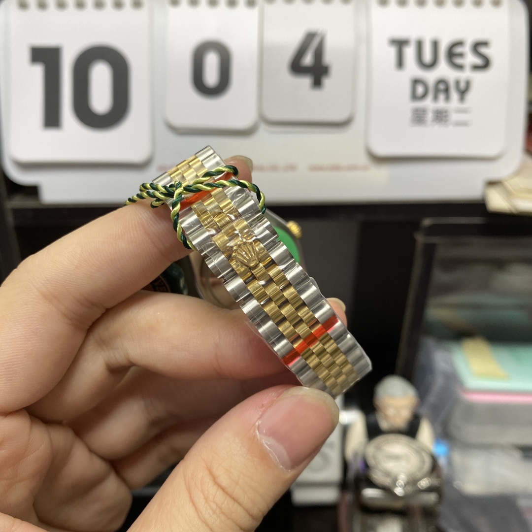 Rolex Datejust Series m278273-0030, Mint Green Dial Two-Tone Gold Case, 31mm size, Jubilee stainless steel bracelet.