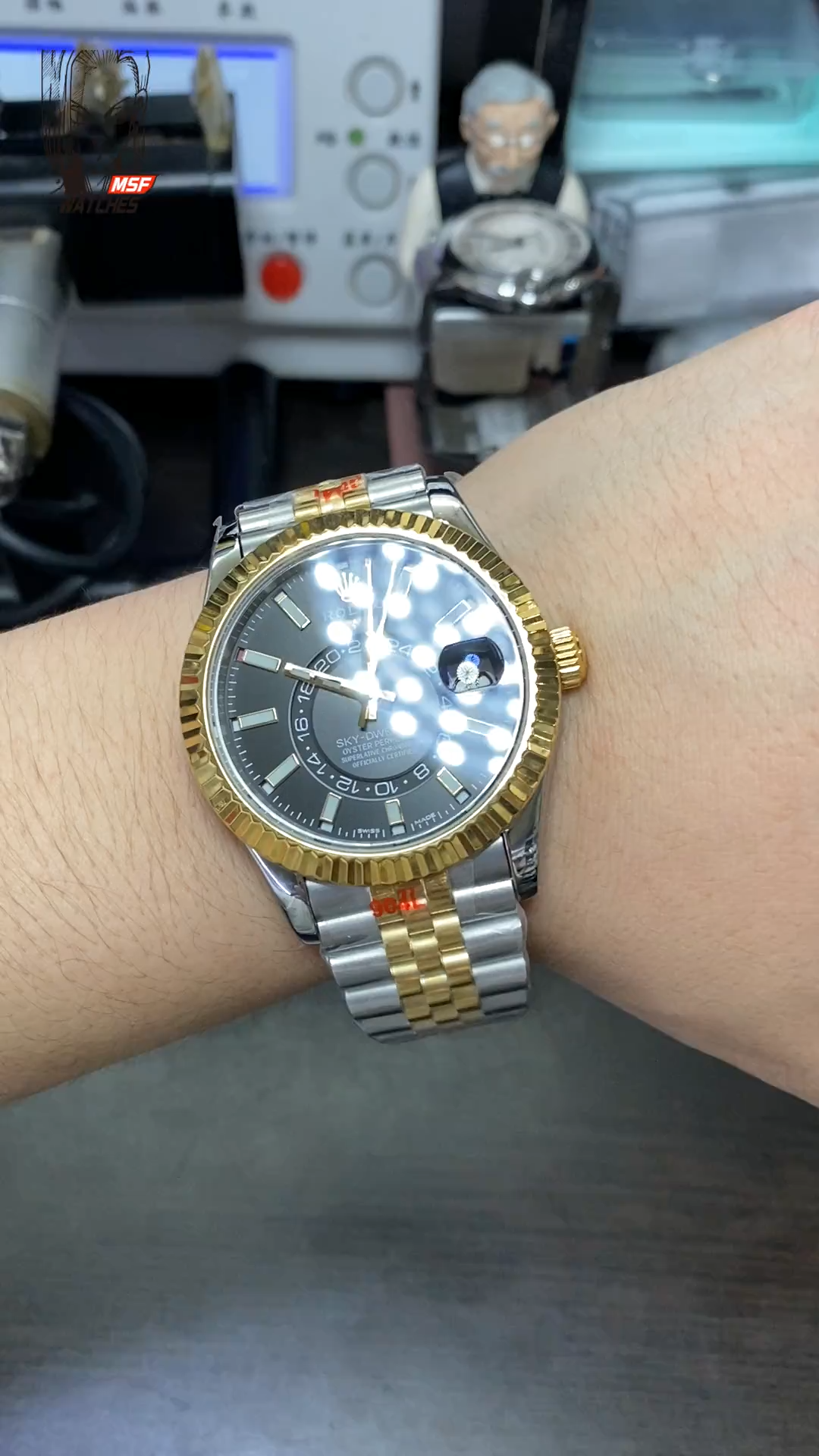 Rolex Sky-Dweller series m326933-0005, Yellow Gold Case Black Dial, synchronized Dual Time Zone Function, 42mm Size.