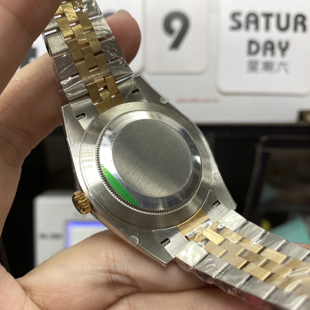 Rolex Datejust series m126333-0018, Two-Tone Gold Case with Mother-of-Pearl Dial, 41mm size, Jubilee stainless steel bracelet.