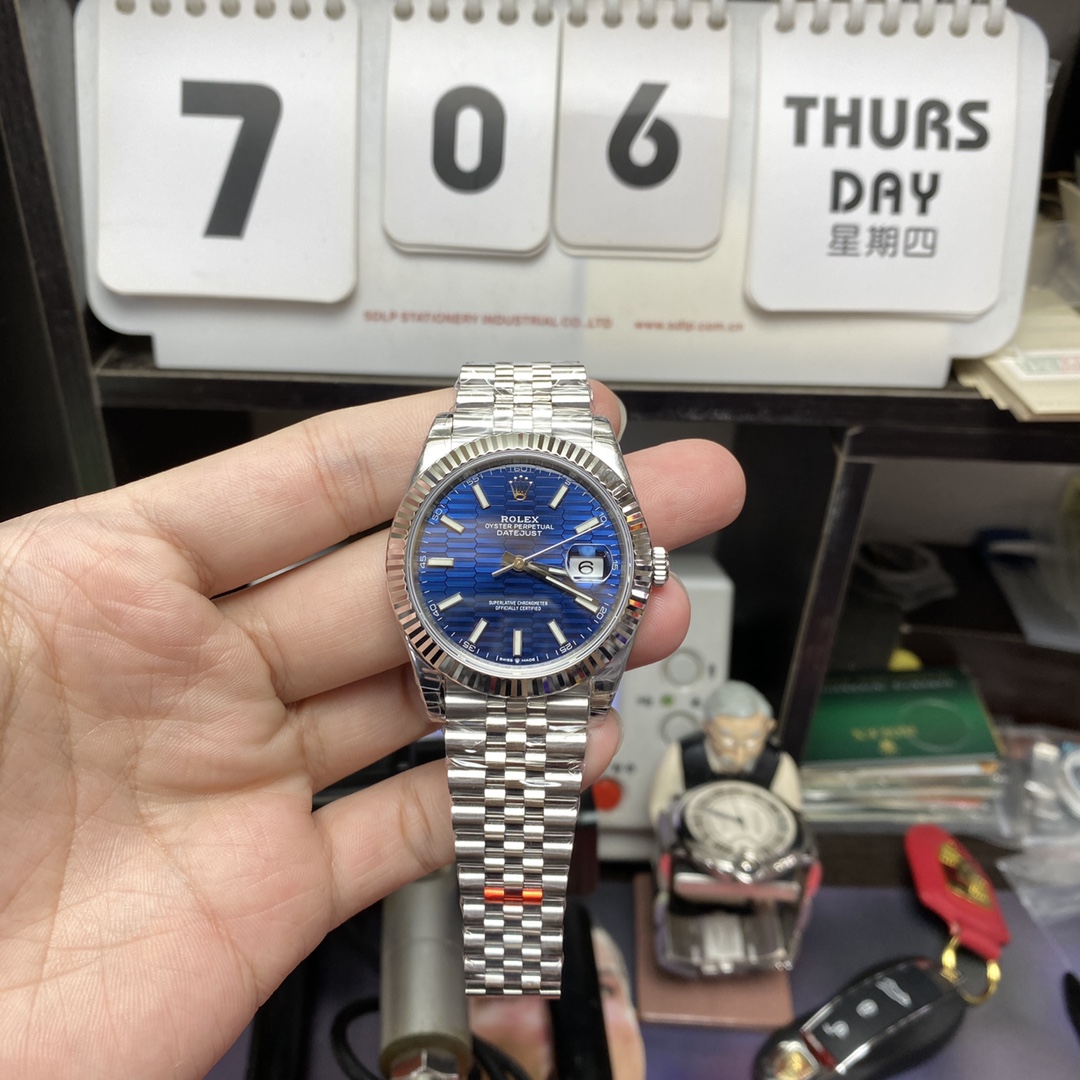 Rolex Datejust series m126334-0032, Blue Checkerboard Dial, 41mm size, Jubilee stainless steel bracelet.