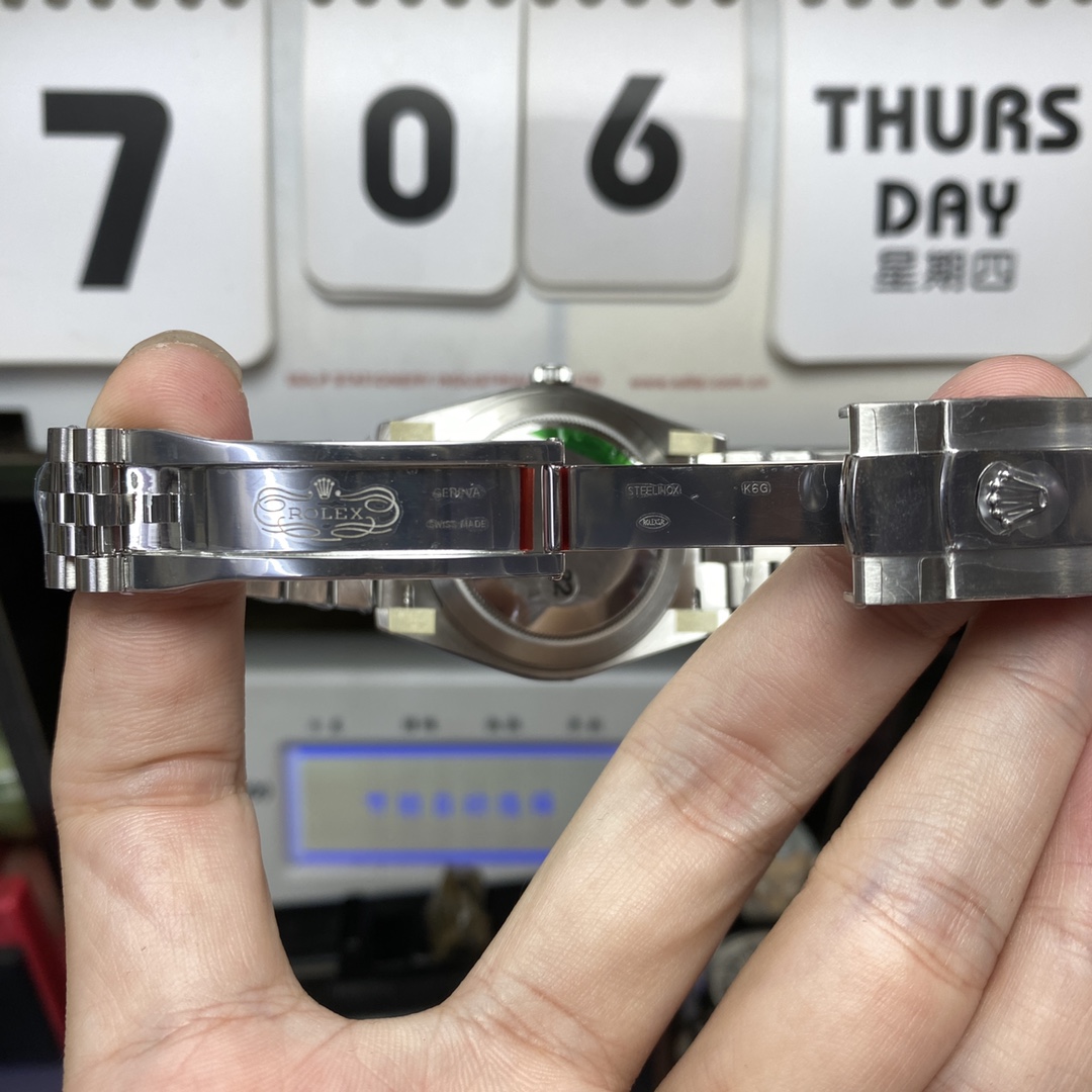 Rolex Datejust series m126334-0032, Blue Checkerboard Dial, 41mm size, Jubilee stainless steel bracelet.