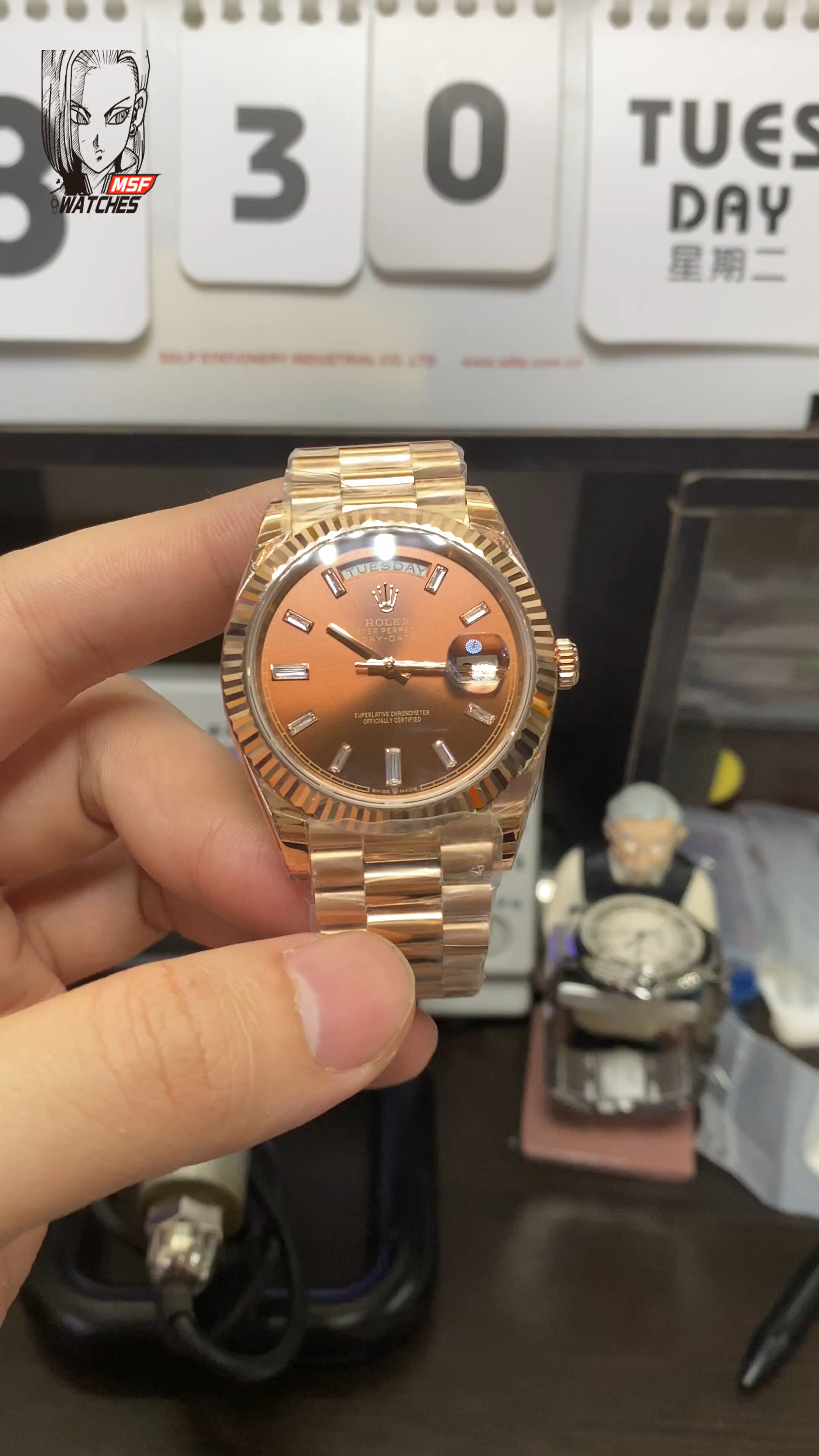 Rolex Day-Date Series m228235-0003, Full Everose Gold Case Gradient Brown Dial, Instantaneous Day and Date Functions, 40mm Size.