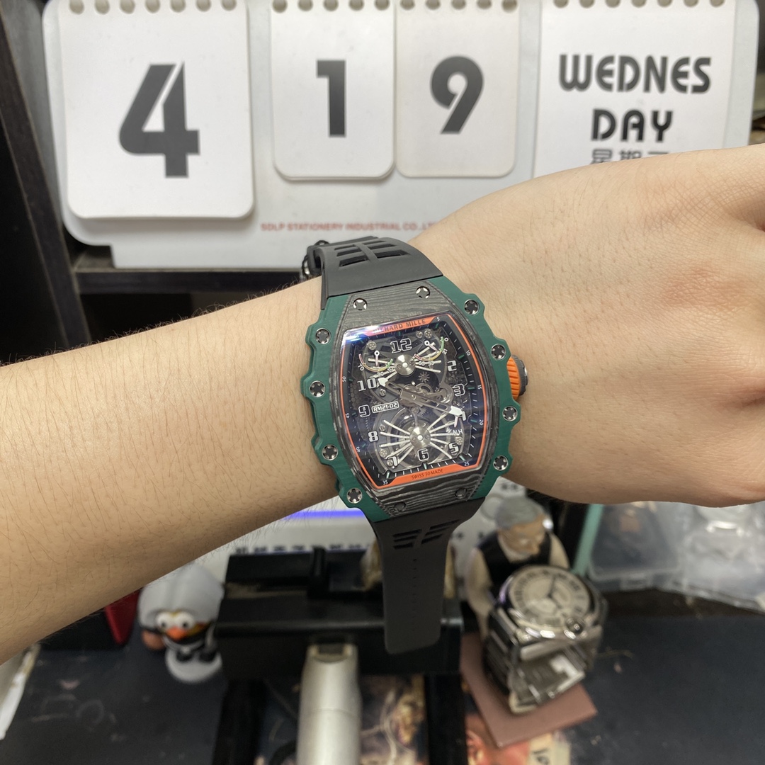 Richard Mille Men's Collection series RM21-02, Carbon Fiber Case, 42.68 x 50.12mm size.
