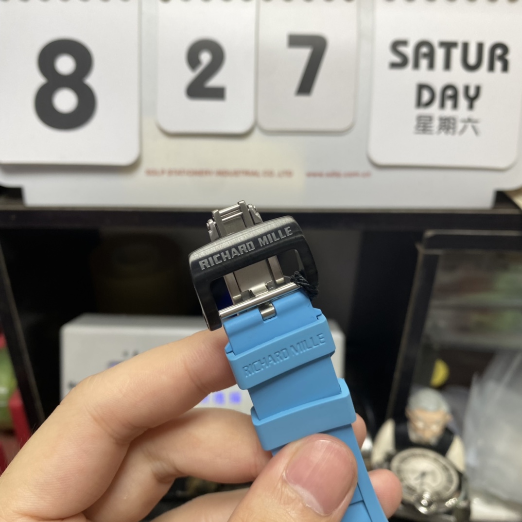 Richard Mille Men's Collection series RM35-02, Carbon Fiber Case, Malaysian Rubber Strap.