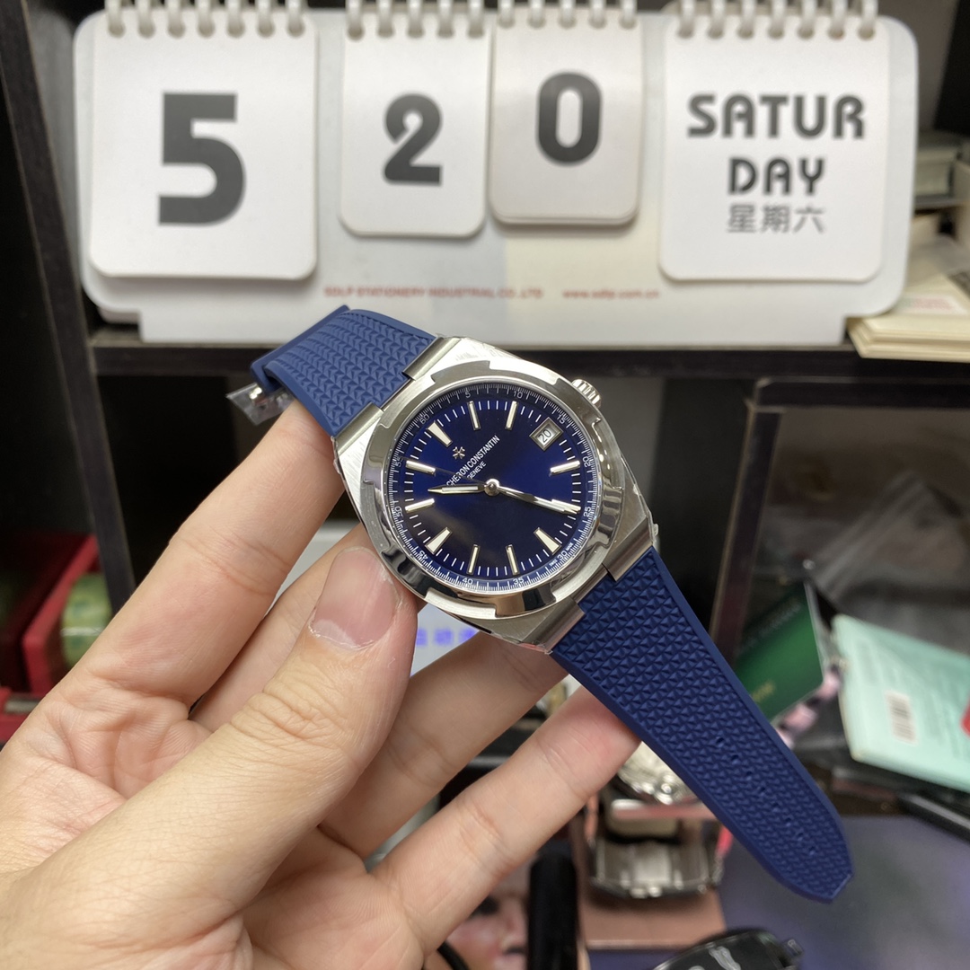 Vacheron Constantin Overseas series 4500V, BLUE Dial with rubber Bracelet, 41.5mm Size.