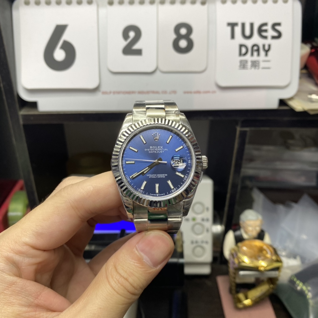 Rolex Datejust Series m126334-0001, Classic Blue Dial Fluted Bezel, 41mm Size.