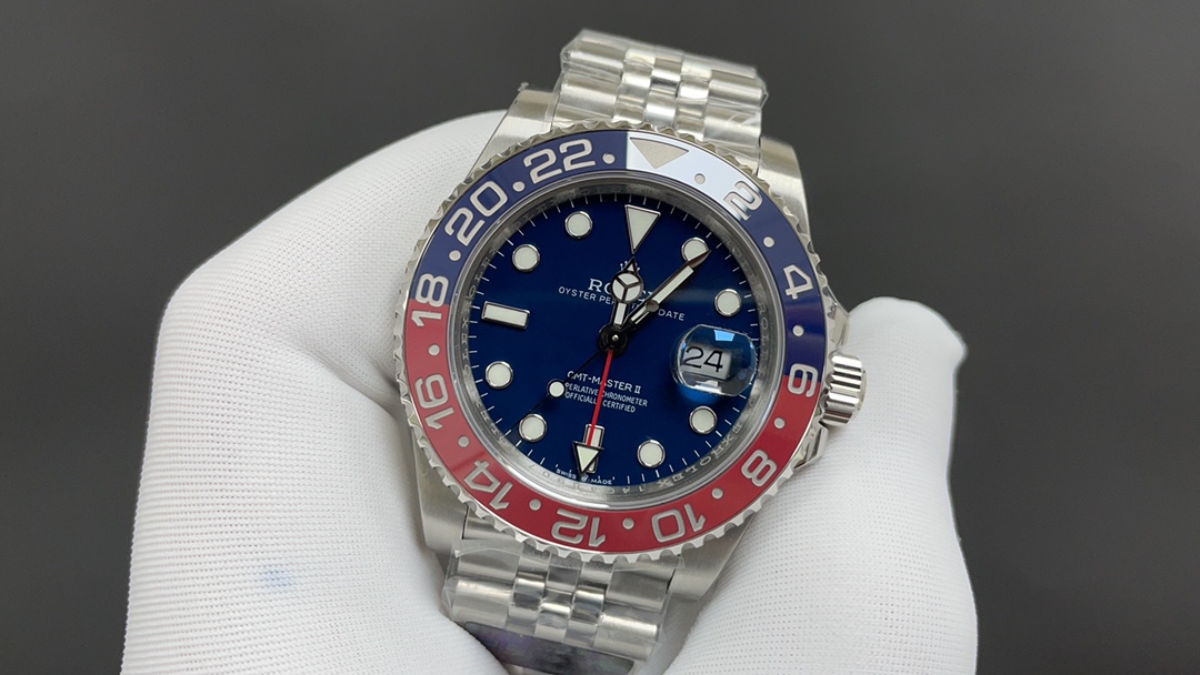 ROLEX GMT-MASTER PEPSI Bezel blue dial, 40mm