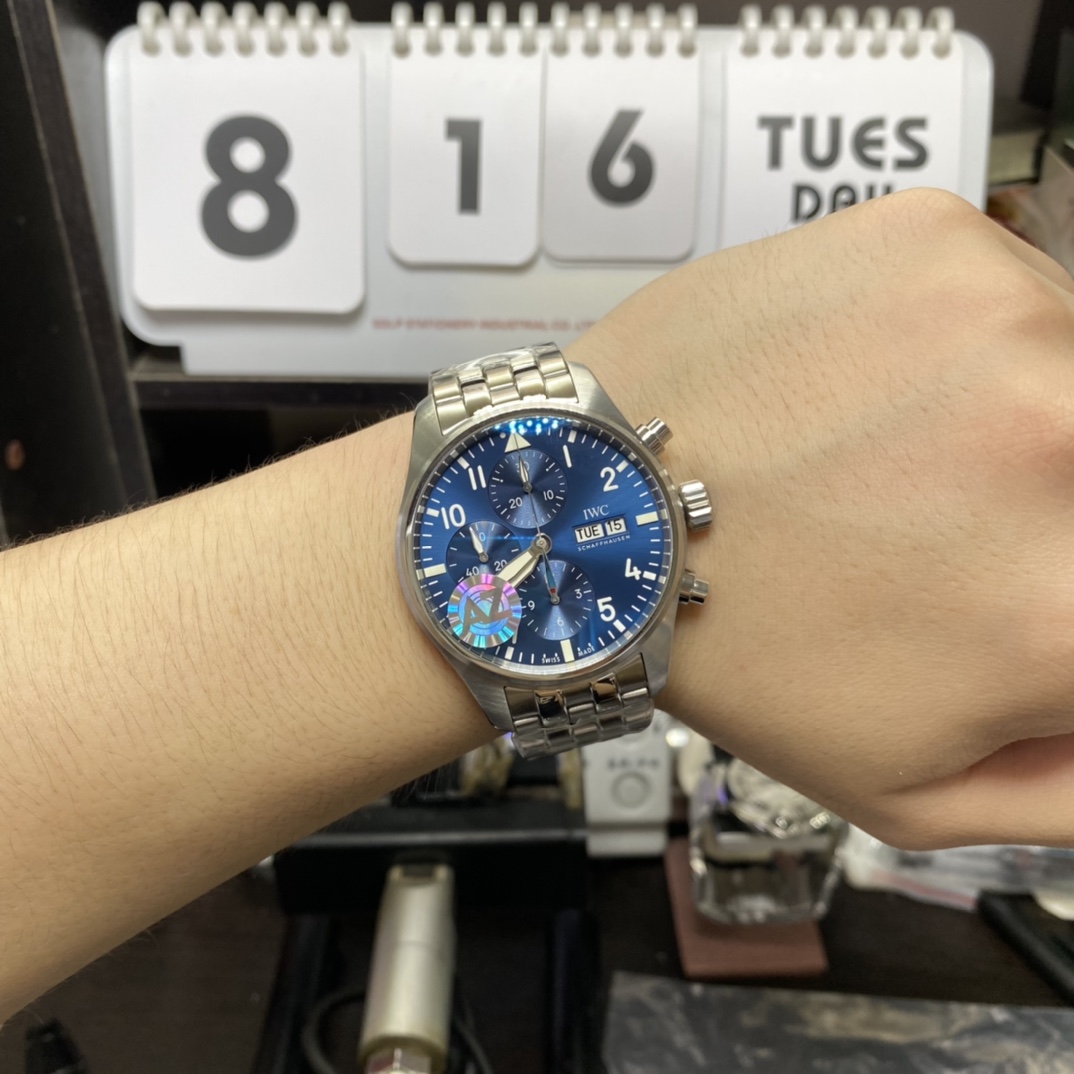 IWC Pilot's Series IW377717 Watch 43mm